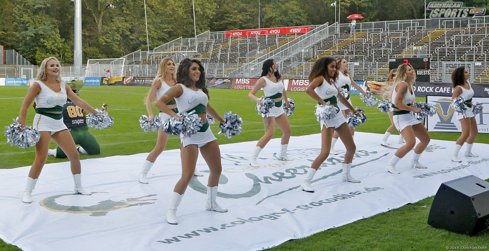 Die Cologne Cheerdance Cheerleader beim Heimspiel gegen die Potsdam Royals am 01.09.2019