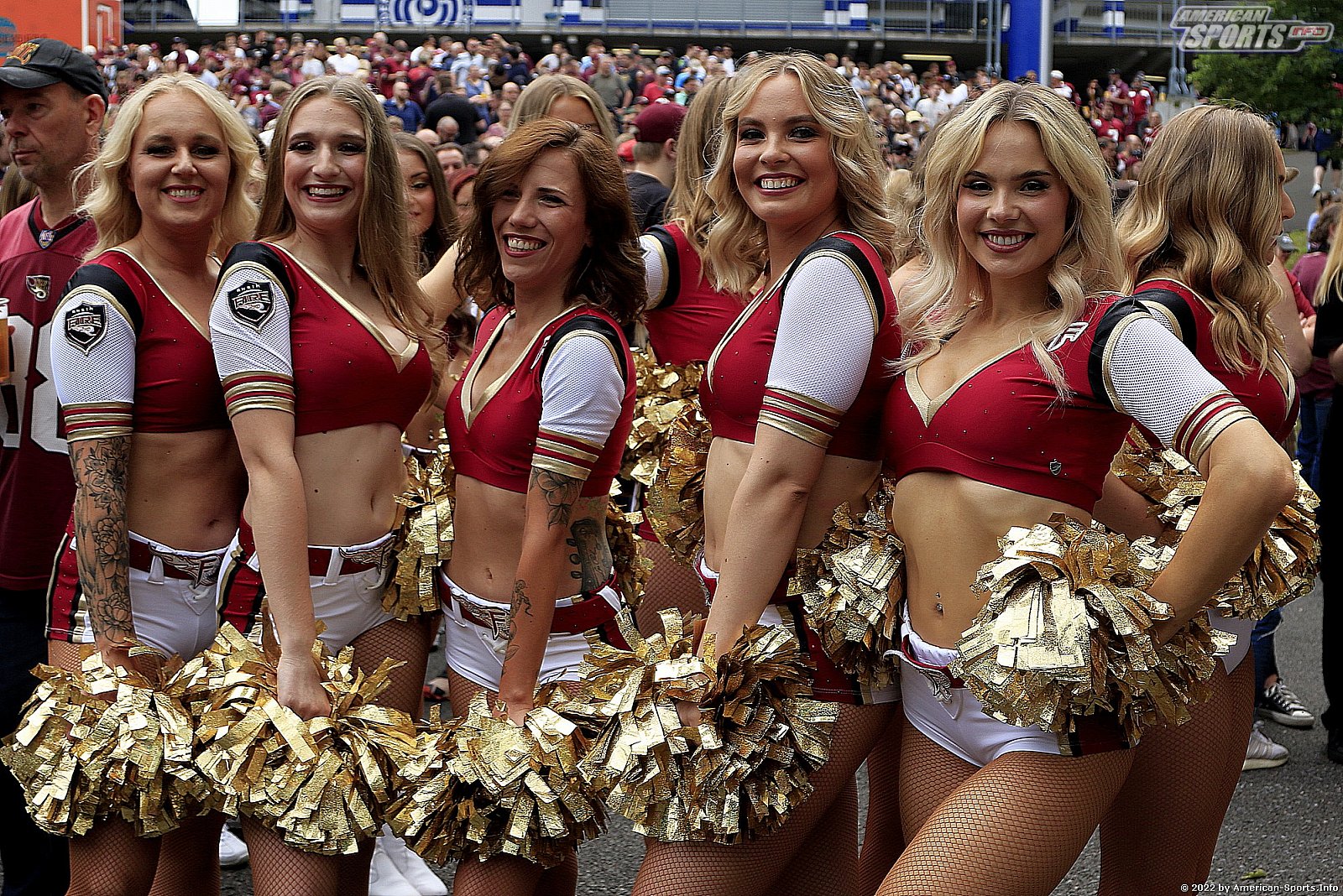 ELF: Die Pyromaniacs Cheerleader beim Heimspiel von Rhein Fire gegen die Barcelona Dragons am  26.06.2022