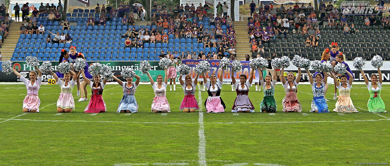 Die Frankfurt Universe Cheerleader beim Heimspiel gegen die Kirchdorf Wildcats am 28.07.2019