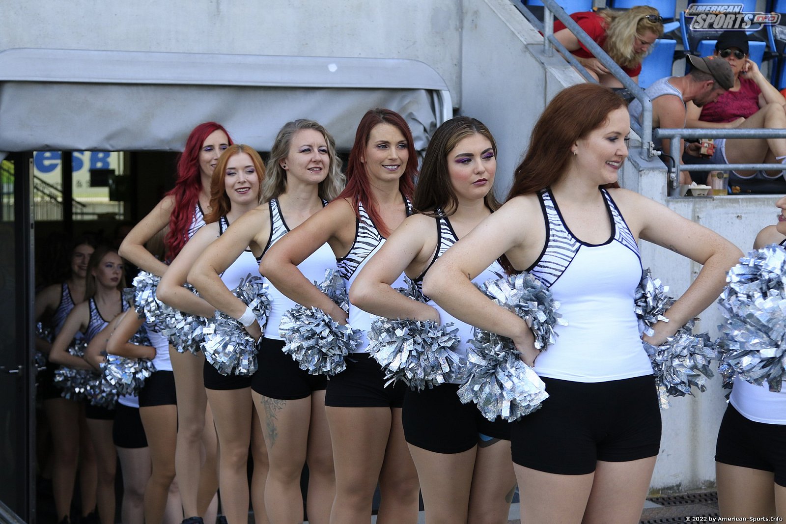 Die Frankfurt Universe Cheerleader beim Heimspiel gegen die Straubing Spiders am 30.07.2022