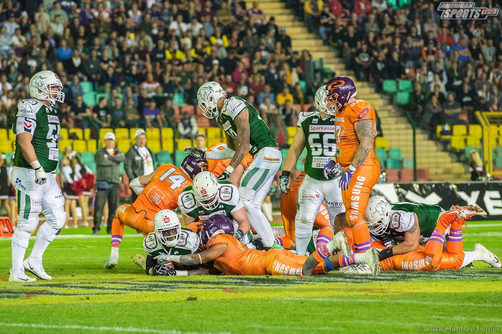 German Bowl 2018 SHU_vs_Frankfurt_Universe - GFL Football: Germanbowl XL Frankfurt vs Hall 19:21 13.10.2018 Galerie 2