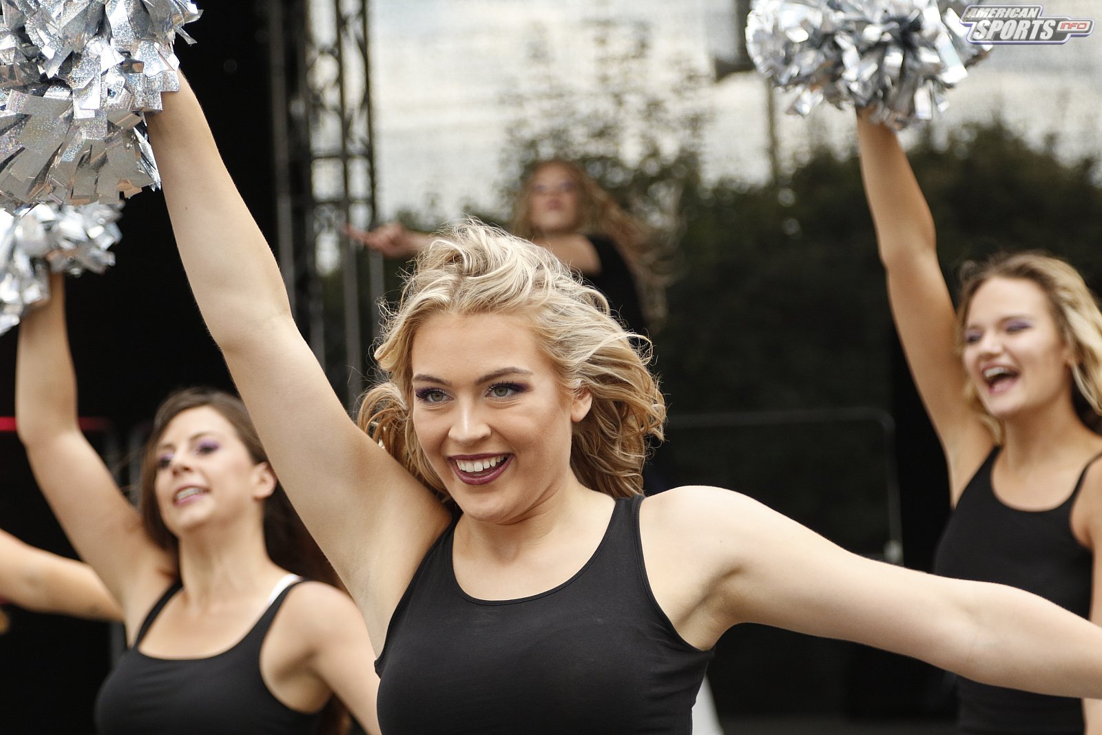 Die Frankfurt Universe Cheerleader beim Heimspiel gegen die Stuttgart Scorpions am 18.08.2019
