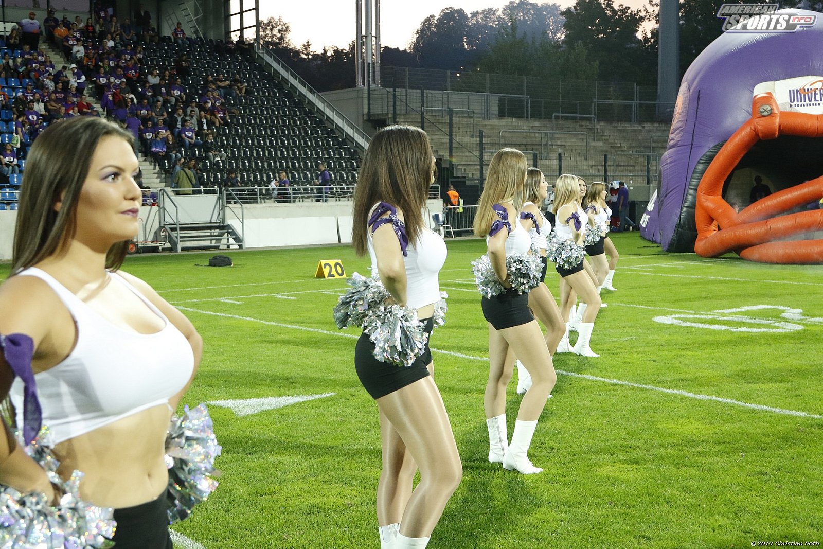 Die Frankfurt Universe Cheerleader beim Heimspiel gegen die Hildesheim Invaders am 21.09.2019