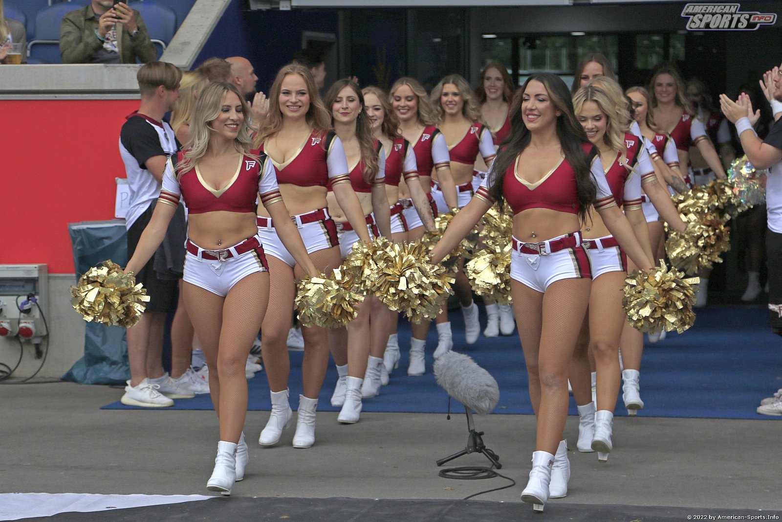 ELF: Die Pyromaniacs Cheerleader beim Heimspiel von Rhein Fire gegen die Barcelona Dragons am  26.06.2022