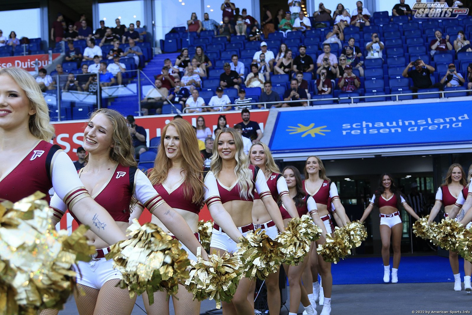 ELF: Die Pyromaniacs Cheerleader beim Heimspiel von Rhein Fire gegen die Hamburg Sea Devils am 25.07.2022
