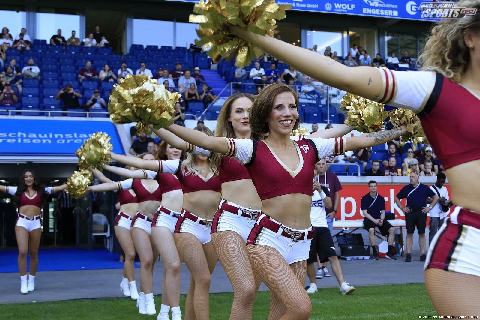 ELF: Die Pyromaniacs Cheerleader beim Heimspiel von Rhein Fire gegen die Hamburg Sea Devils am 25.07.2022