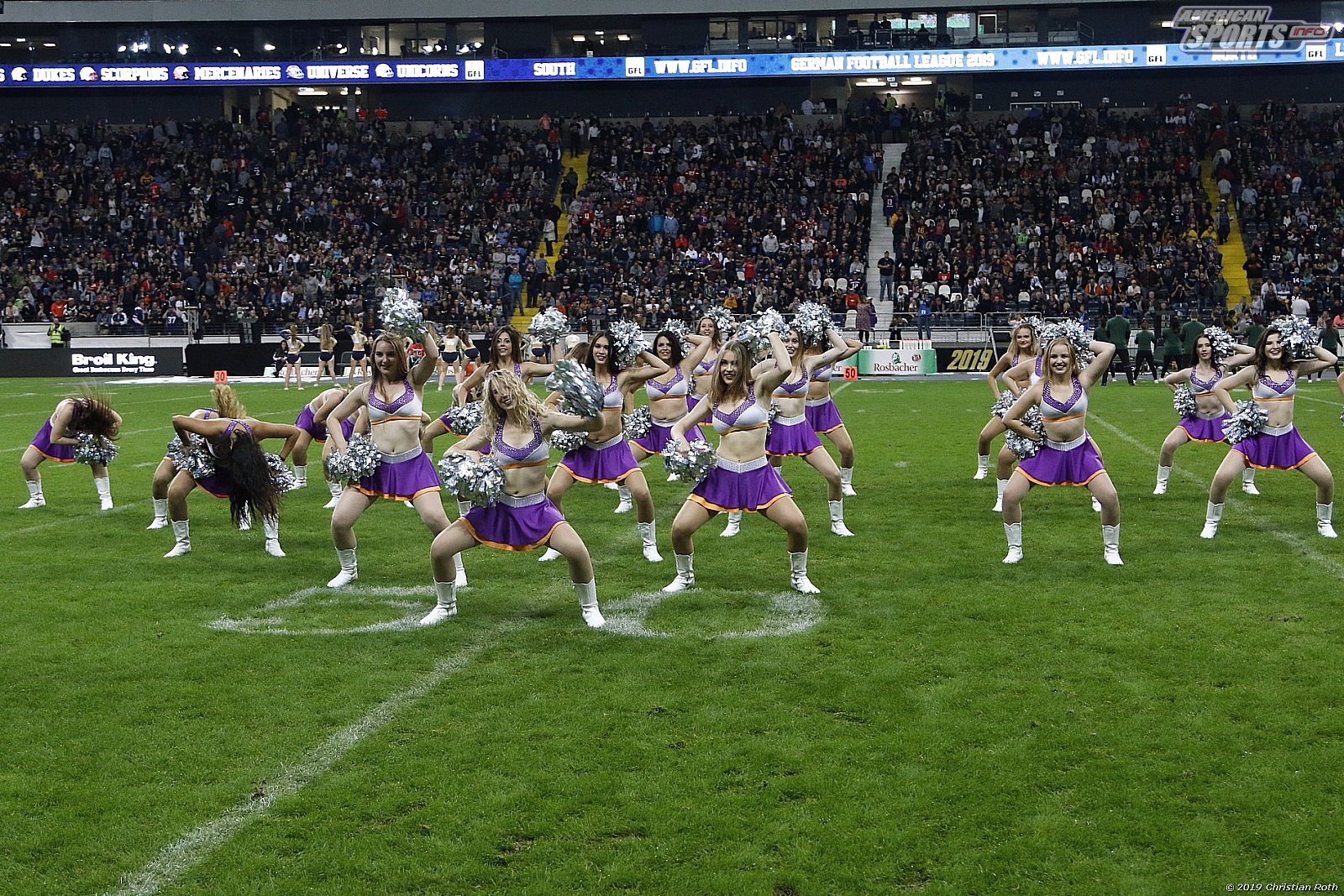Die Frankfurt Universe Cheerleader beim Germanbowl XLI am 12.10.2019