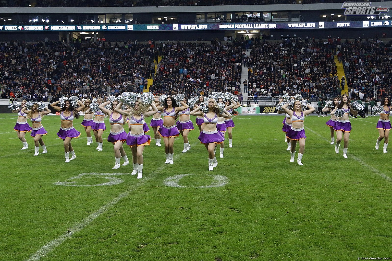 Die Frankfurt Universe Cheerleader beim Germanbowl XLI am 12.10.2019