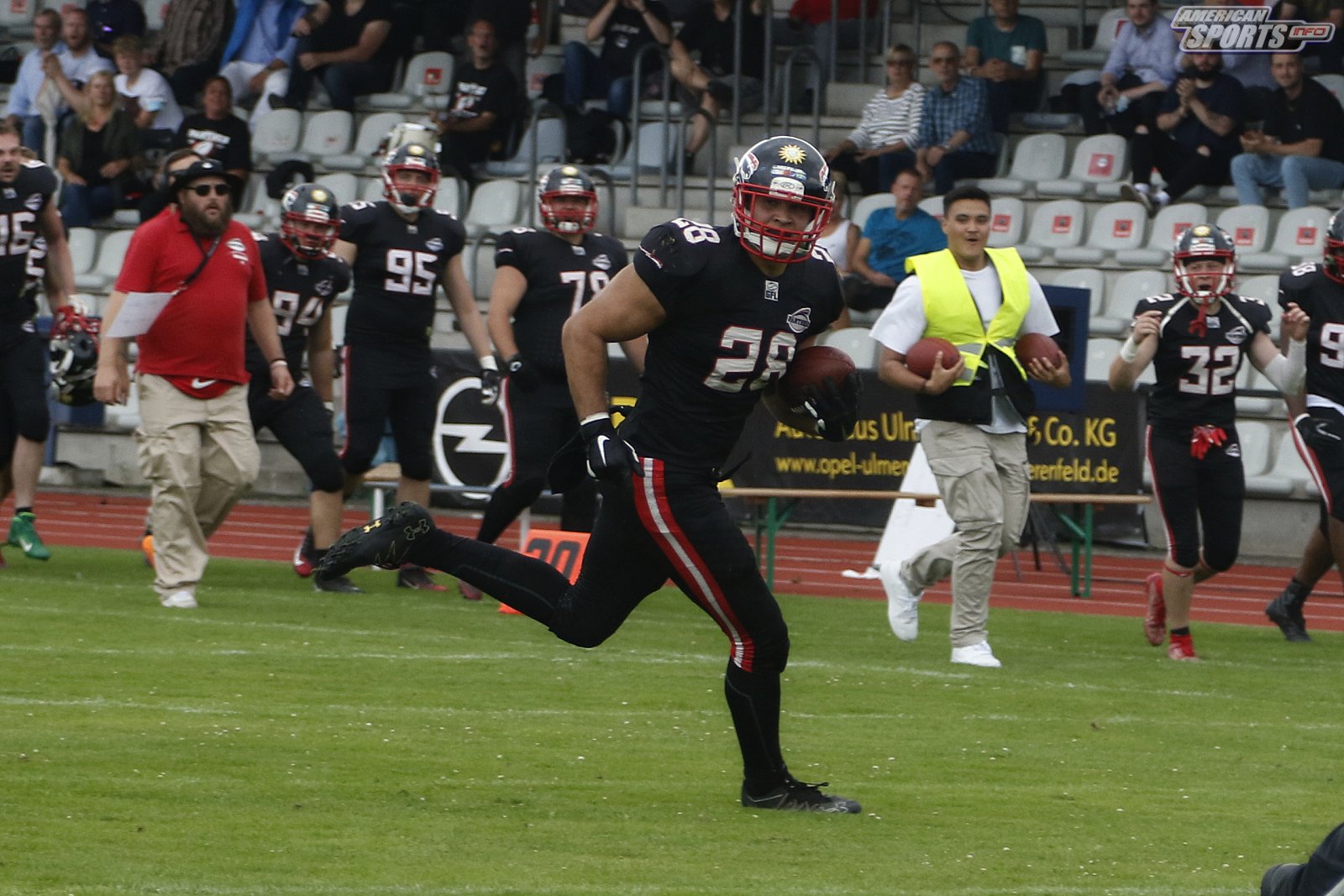 GFL2 Nord: Düsseldorf Panther vs. Langenfeld Longhorns 17:00 07.08.20121
