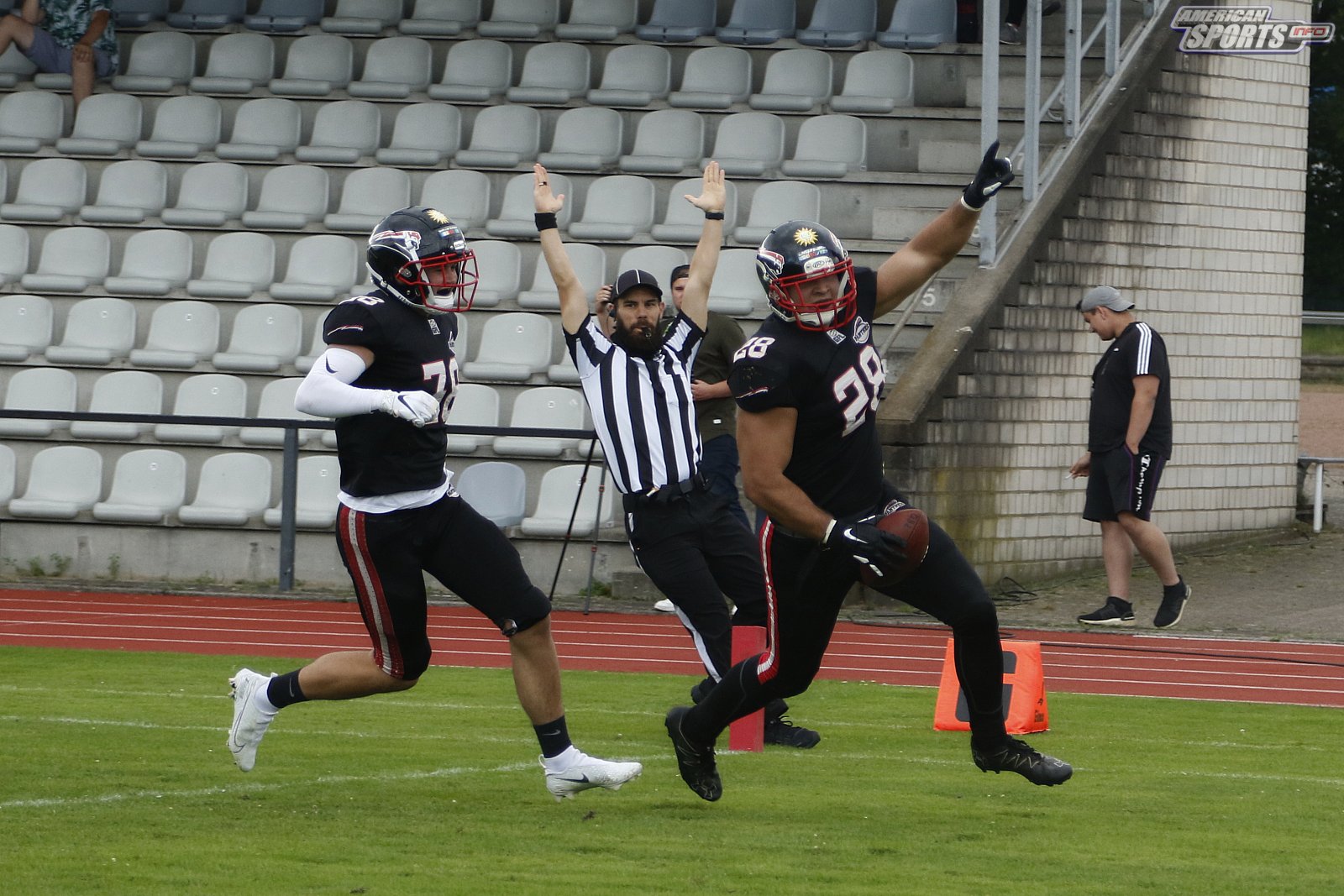 GFL2 Nord: Düsseldorf Panther vs. Langenfeld Longhorns 17:00 07.08.20121