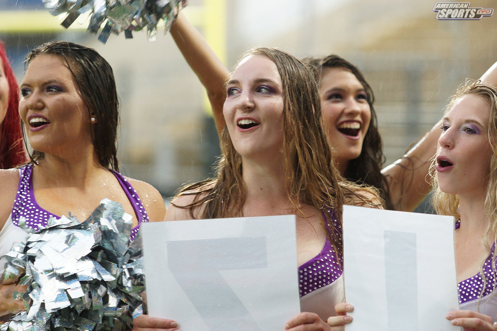 Die Frankfurt Universe Cheerleader beim Heimspiel gegen die Stuttgart Scorpions am 18.08.2019