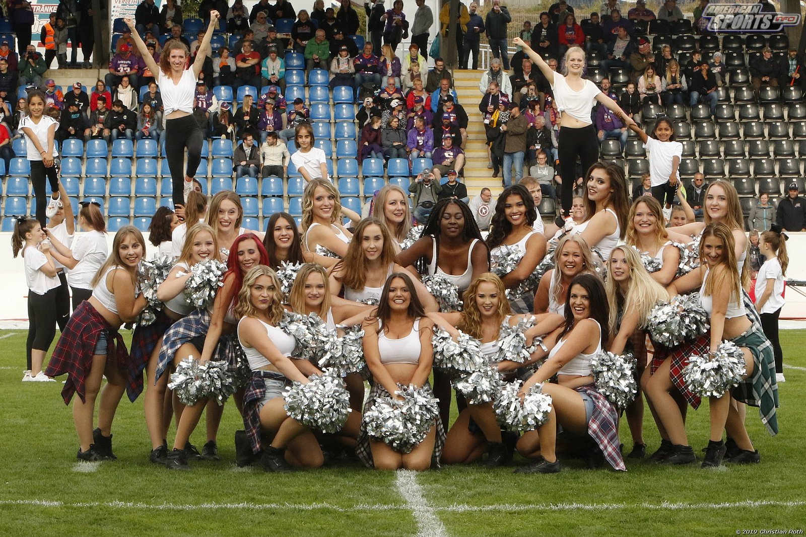 Die Frankfurt Universe Cheerleader beim Heimspiel gegen die Marburg Mercenaries am 07.09.2019