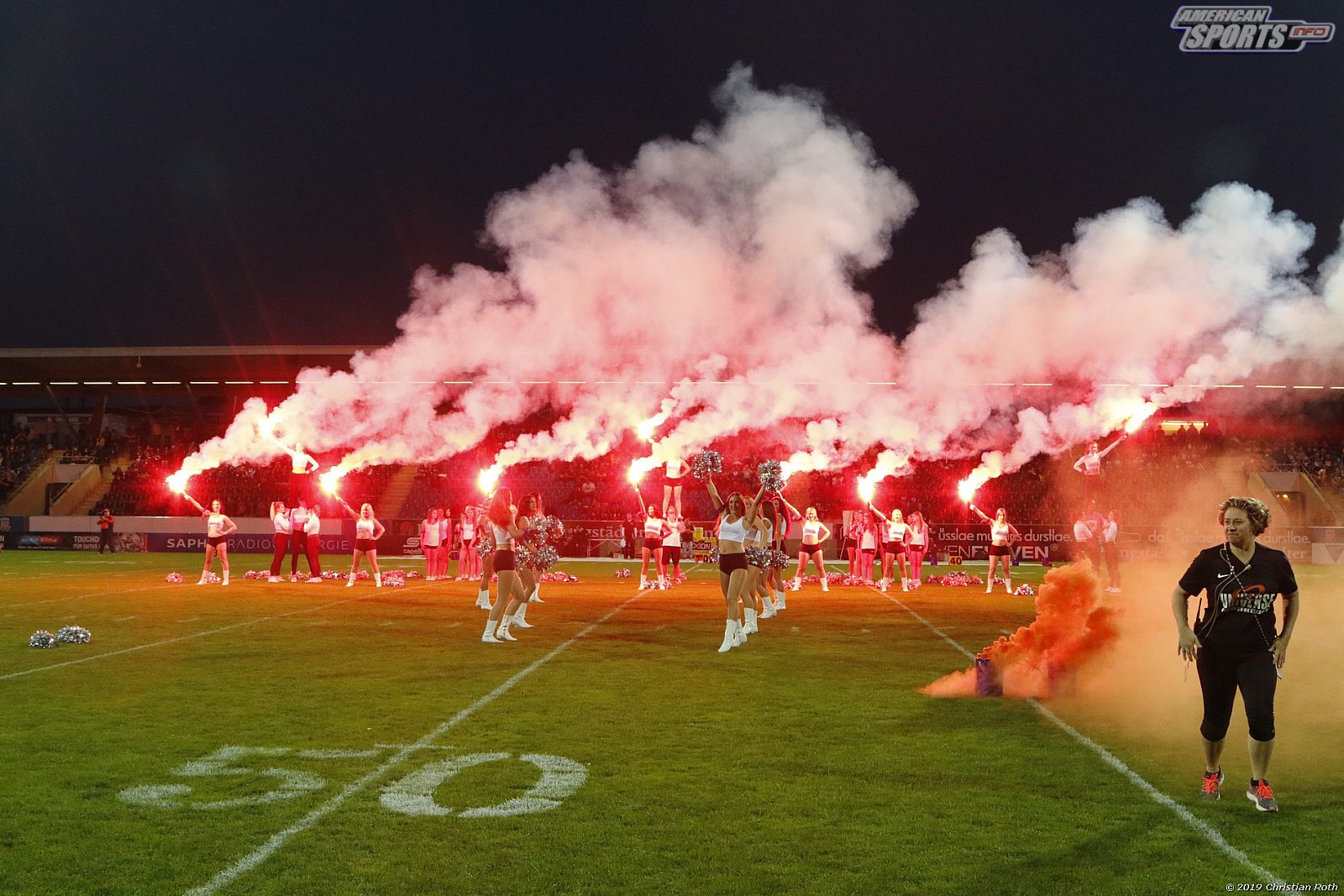 Die Frankfurt Universe Cheerleader beim Heimspiel gegen die Hildesheim Invaders am 21.09.2019