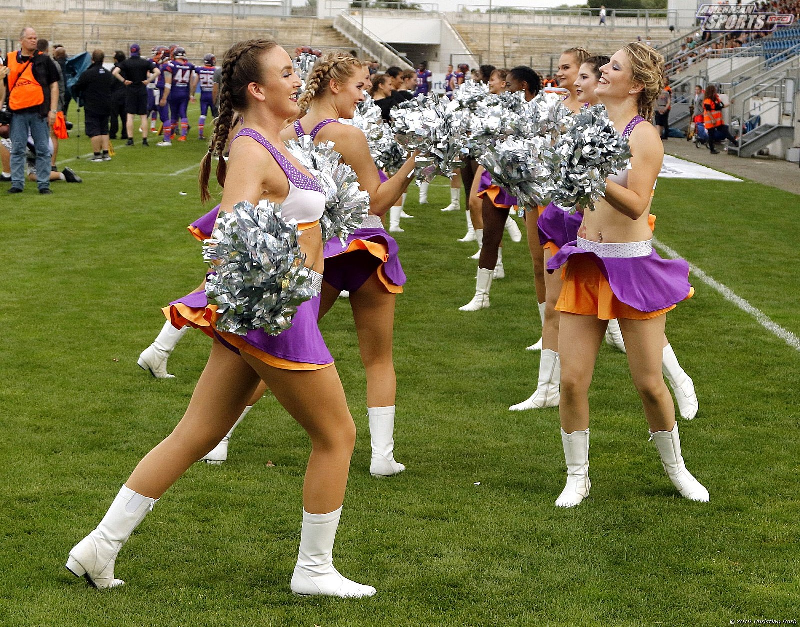 Die Frankfurt Universe Cheerleader beim Heimspiel gegen die Kirchdorf Wildcats am 28.07.2019
