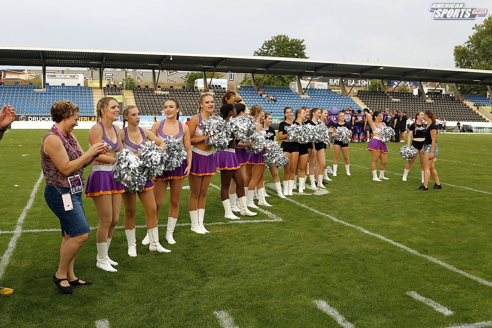 Die Frankfurt Universe Cheerleader beim Heimspiel gegen die Kirchdorf Wildcats am 28.07.2019