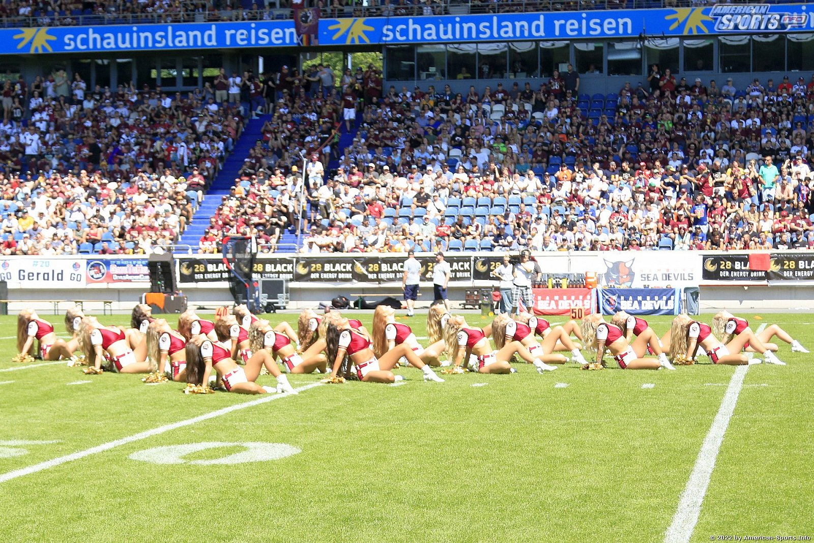 ELF: Die Pyromaniacs Cheerleader beim Heimspiel von Rhein Fire gegen die Hamburg Sea Devils am 25.07.2022