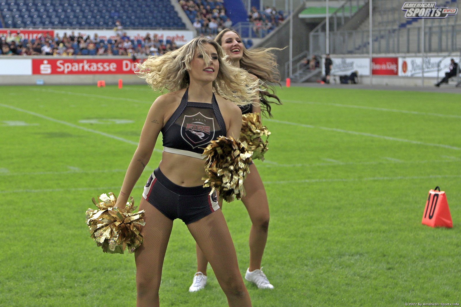 ELF: Die Pyromaniacs Cheerleader beim Heimspiel von Rhein Fire gegen die Barcelona Dragons am  26.06.2022