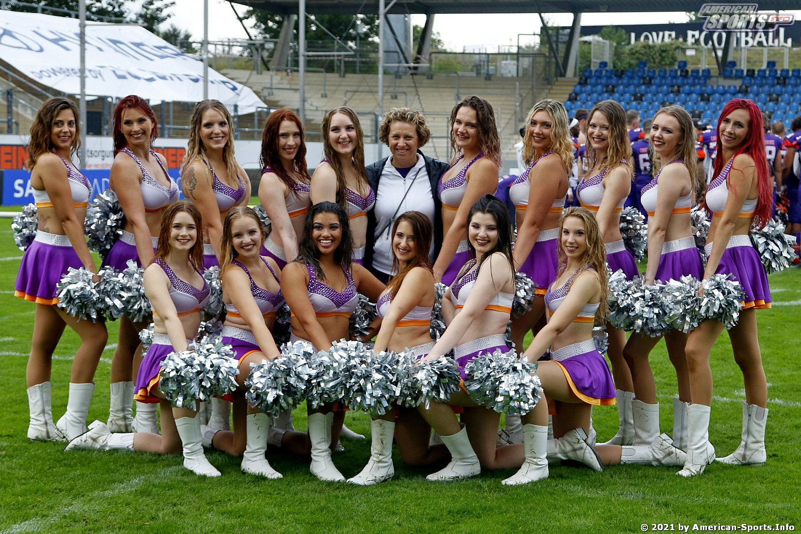 Die Frankfurt Universe Cheerleader beim Heimspiel gegen die Munich Cowboys am 29.08.2021