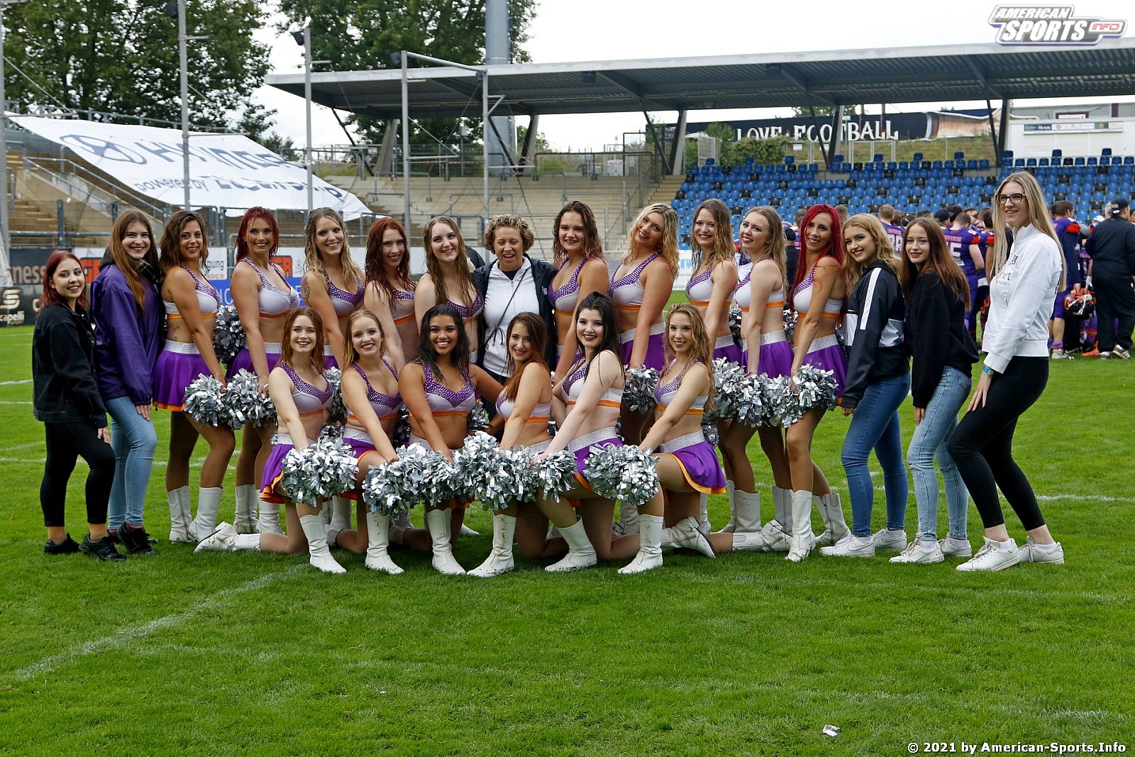 Die Frankfurt Universe Cheerleader beim Heimspiel gegen die Munich Cowboys am 29.08.2021