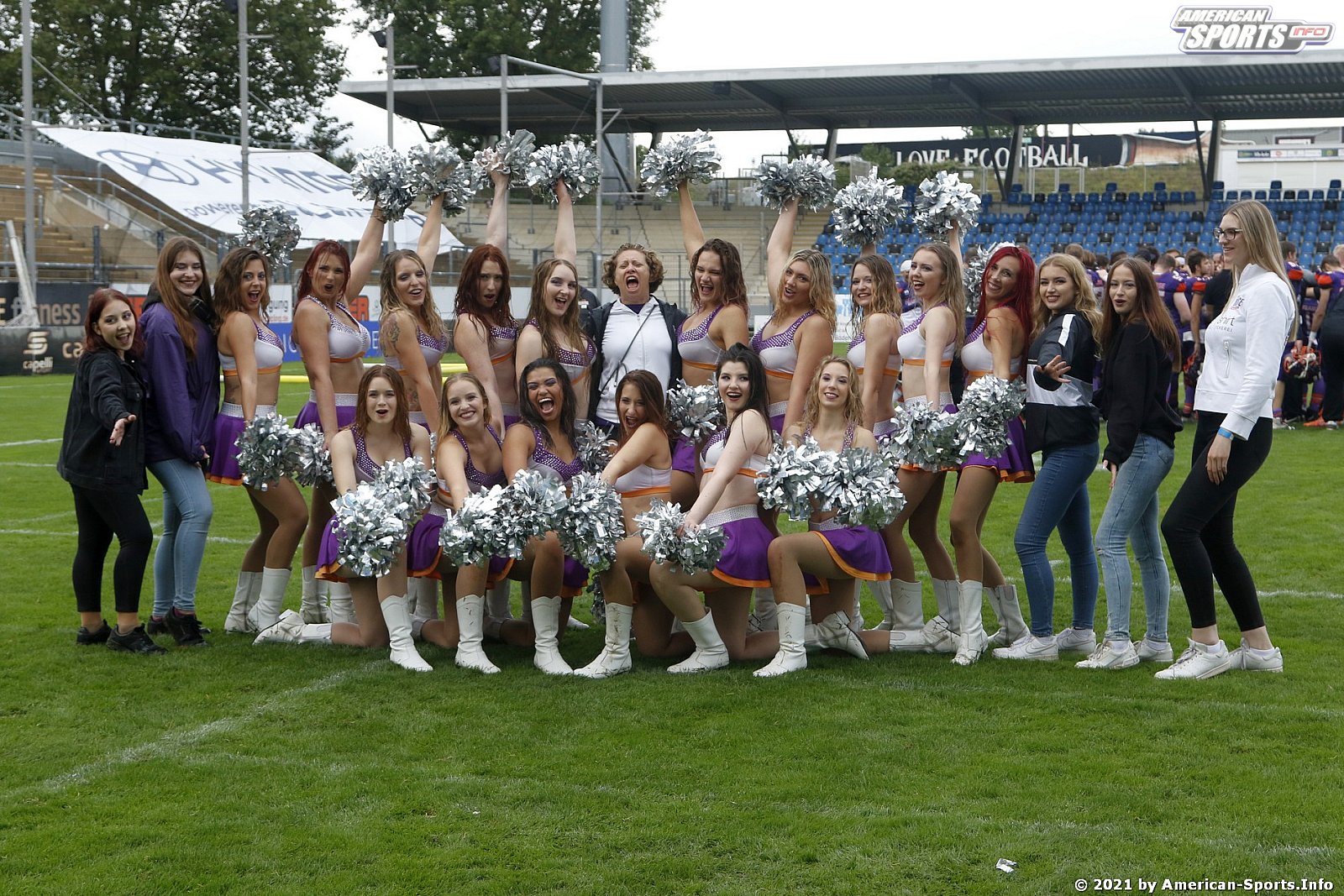 Die Frankfurt Universe Cheerleader beim Heimspiel gegen die Munich Cowboys am 29.08.2021