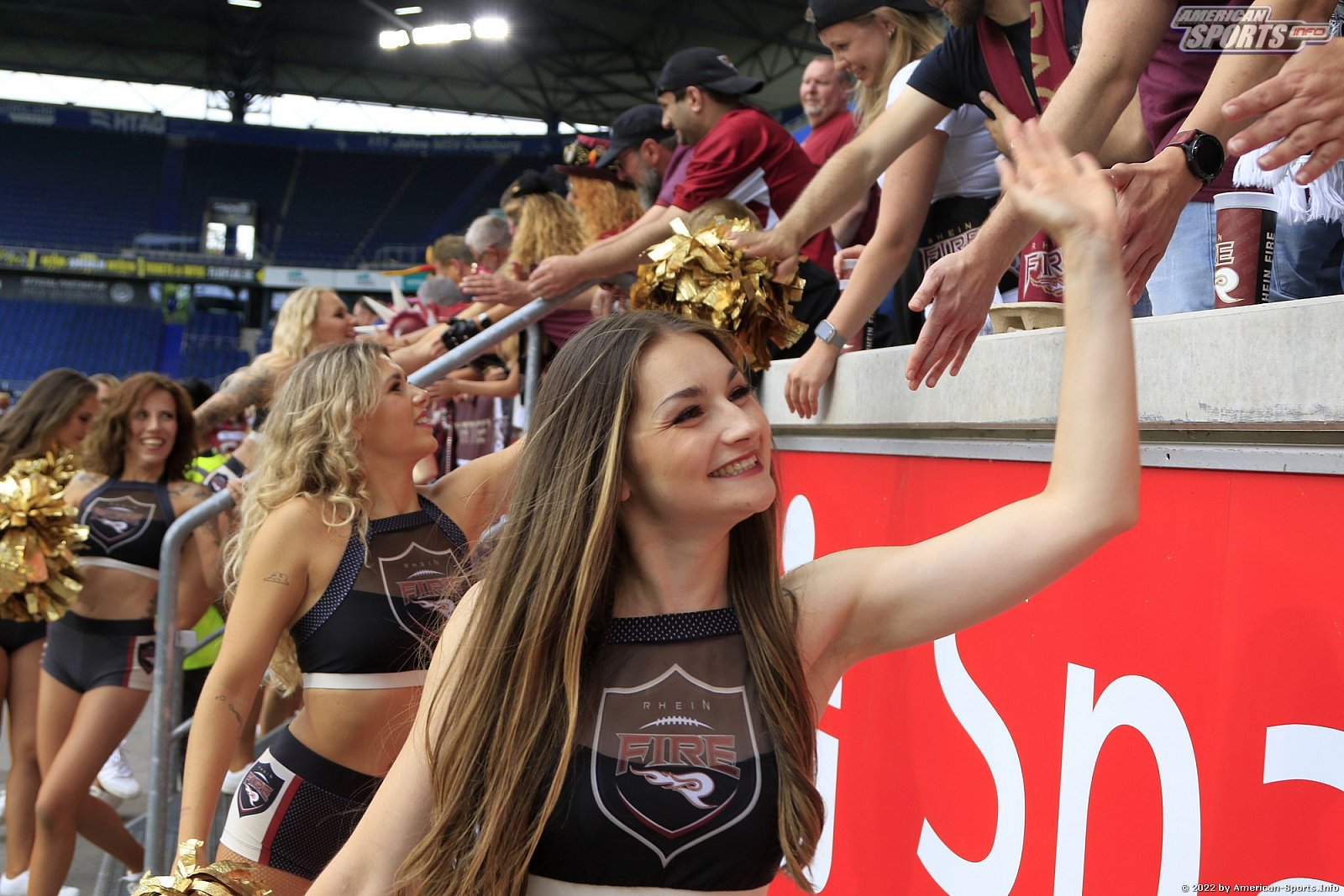 ELF: Die Pyromaniacs Cheerleader beim Heimspiel von Rhein Fire gegen die Barcelona Dragons am  26.06.2022