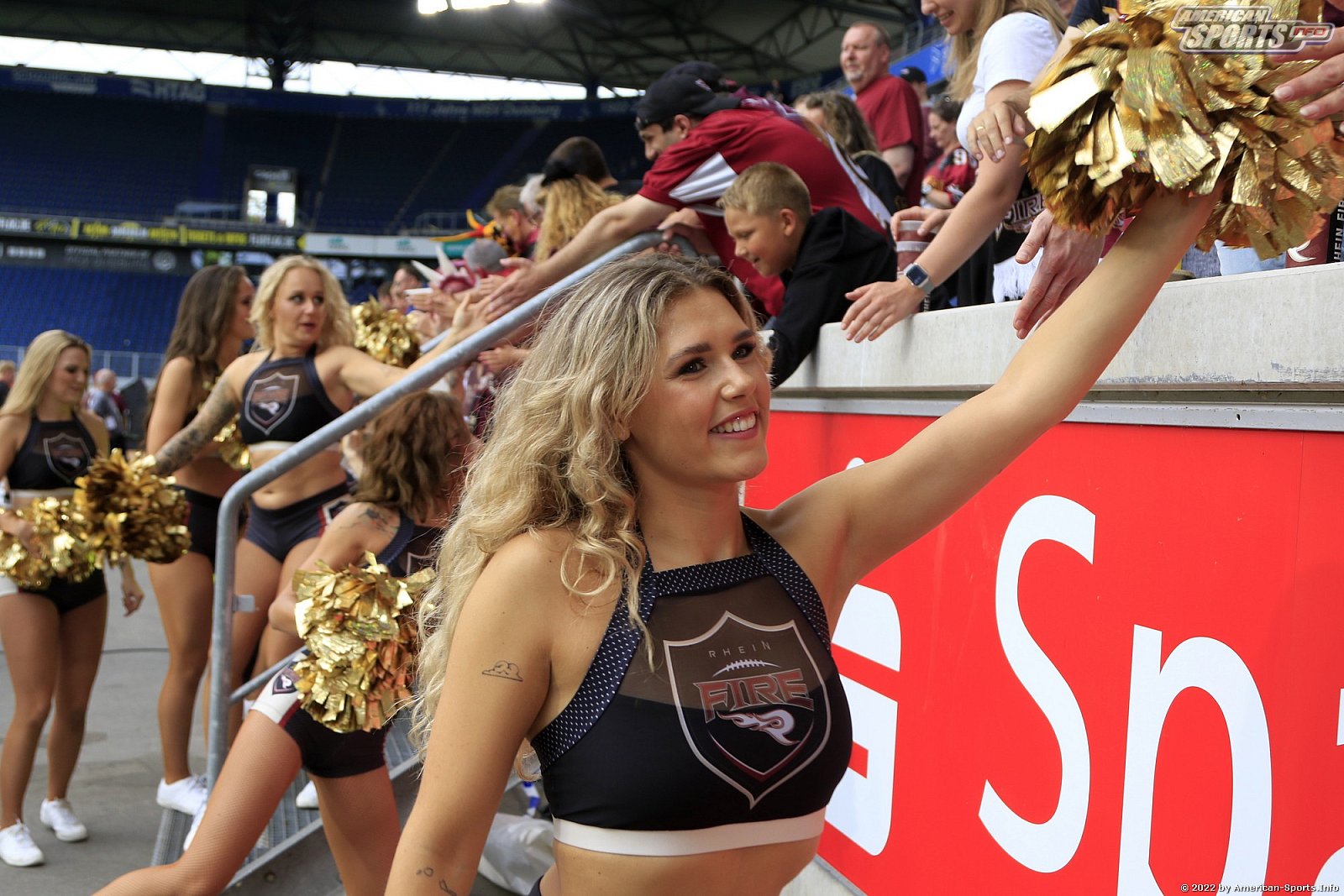 ELF: Die Pyromaniacs Cheerleader beim Heimspiel von Rhein Fire gegen die Barcelona Dragons am  26.06.2022