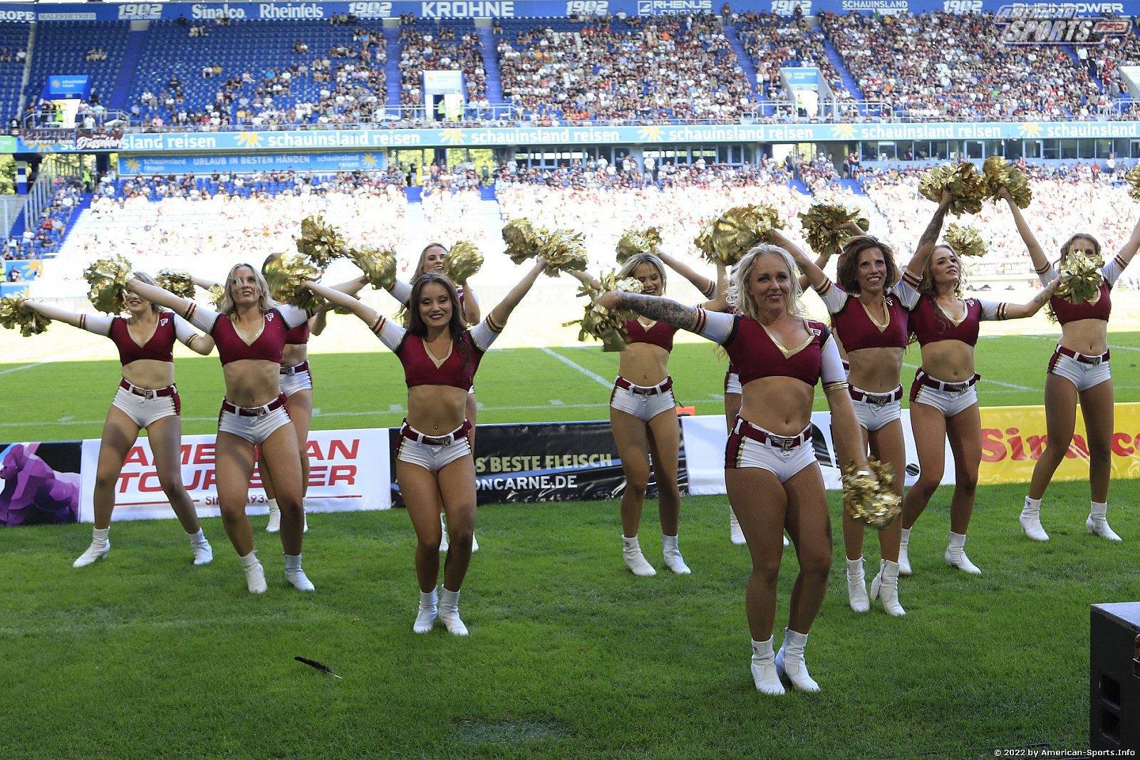 ELF: Die Pyromaniacs Cheerleader beim Heimspiel von Rhein Fire gegen die Hamburg Sea Devils am 25.07.2022