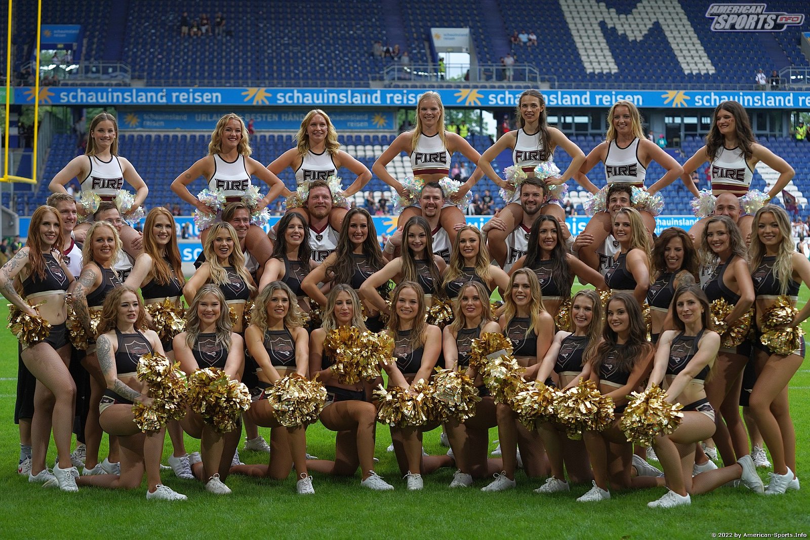 ELF: Die Pyromaniacs Cheerleader beim Heimspiel von Rhein Fire gegen die Barcelona Dragons am  26.06.2022