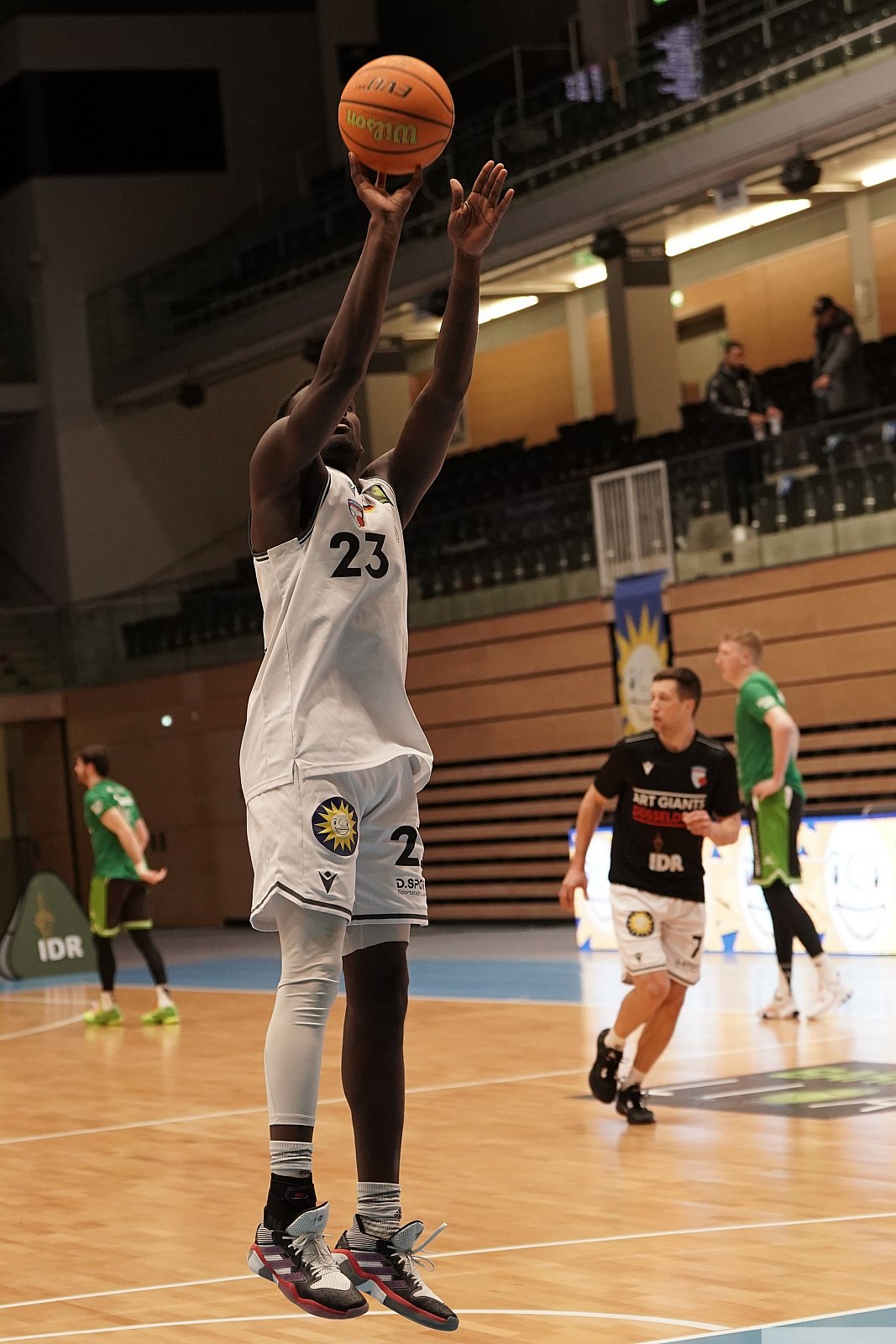 Pro A: ART Giants Düsseldorf vs RÖMERSTROM Gladiators Trier 84:104 23.12.2022 