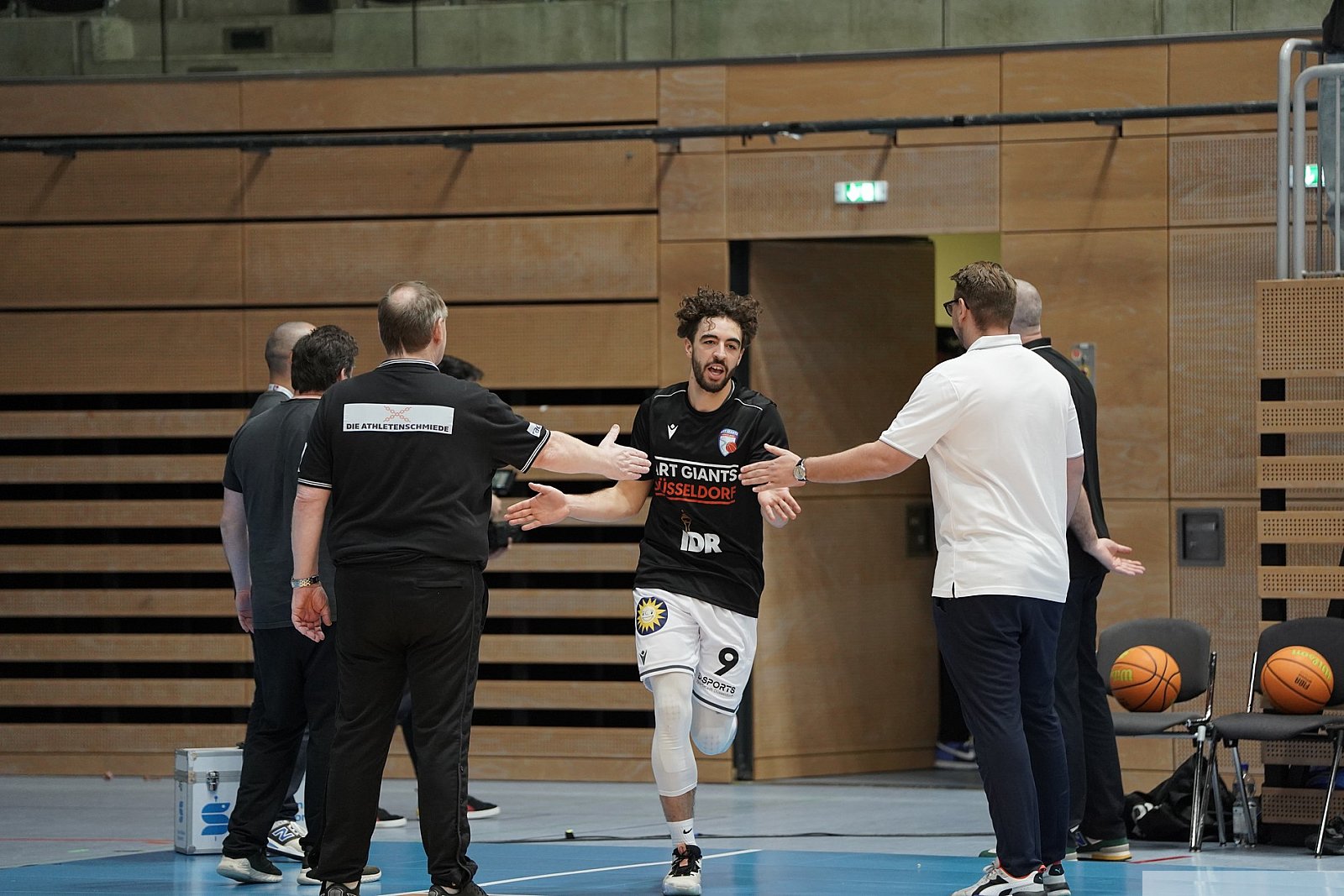 Pro A: ART Giants Düsseldorf vs RÖMERSTROM Gladiators Trier 84:104 23.12.2022 