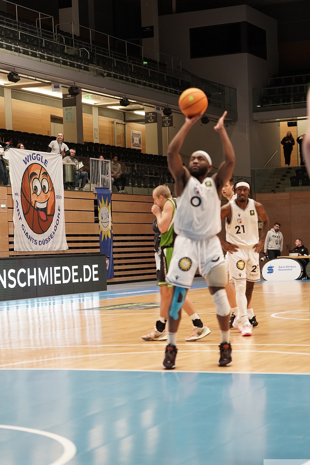 Pro A: ART Giants Düsseldorf vs RÖMERSTROM Gladiators Trier 84:104 23.12.2022 