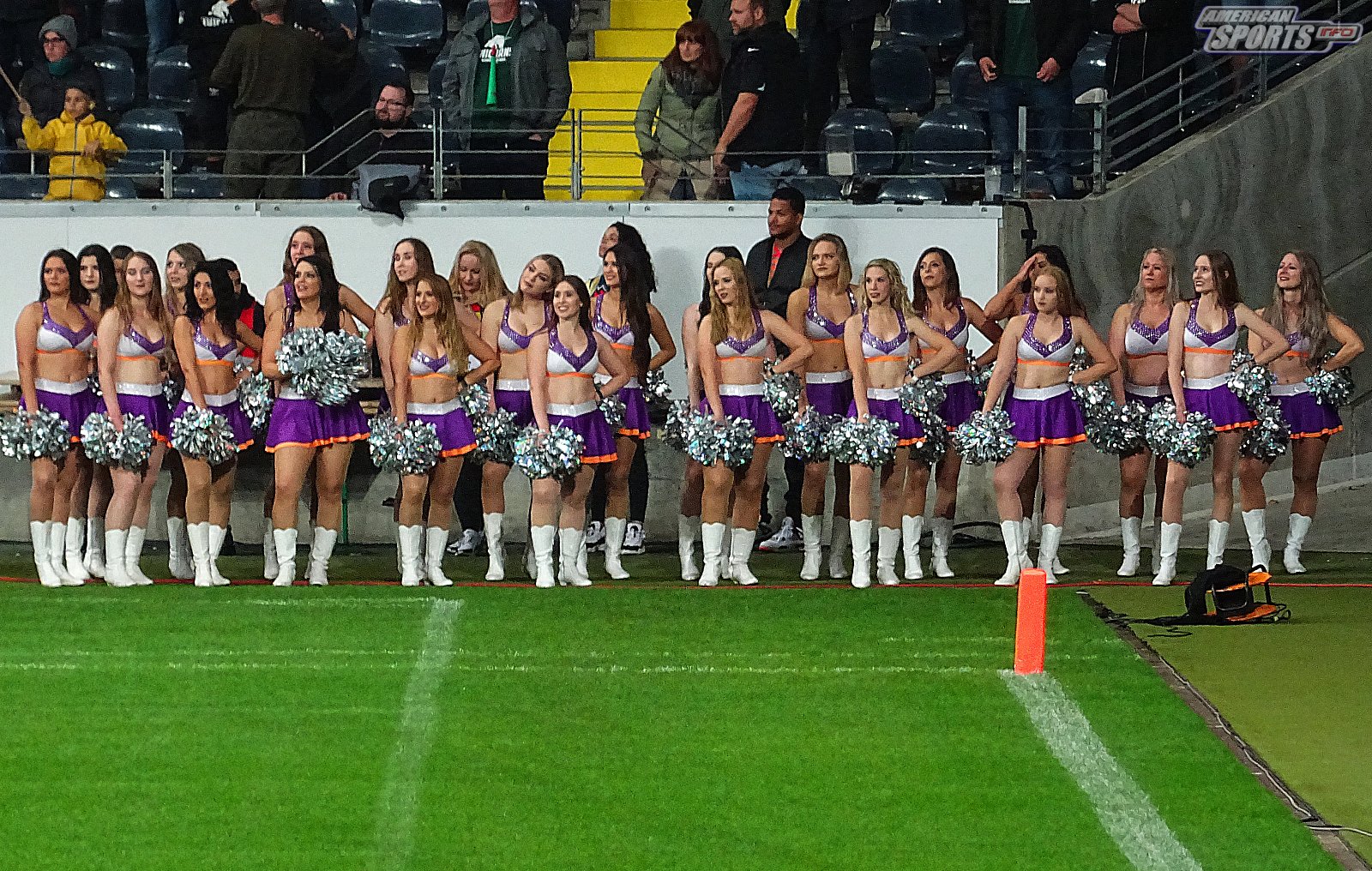 German Bowl XLI New Yorker Lions Braunschweig vs. Schwäbisch Hall Unicorns 10:07  12.10.19 Tribünensicht
