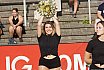 Die Cologne Crocodiles und Düsseldorf Pantherettes Cheerleader beim GFL Spiel der Düsseldorf Panther gegen die Cologne Crocodiles am 20.08.2022