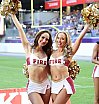 Die Cheerleader beim Spiel Vienna Vikings vs Rhein Fire (26:33) am 21.06.2025