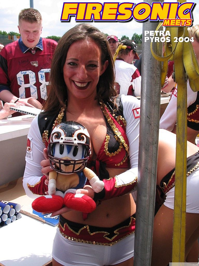 Firesonic meets Fans, Players, Cheerleaders of NFL Europe 2004