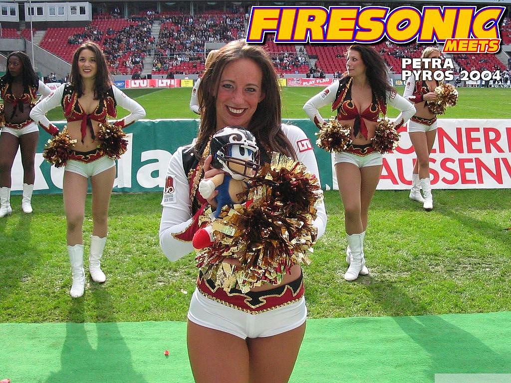 Firesonic meets Fans, Players, Cheerleaders of NFL Europe 2004