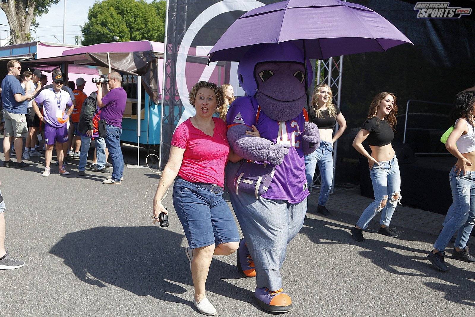 Die Frankfurt Universe Cheerleader beim Heimspiel gegen die Schwäbisch Hall Unicorns am 01.06.2019