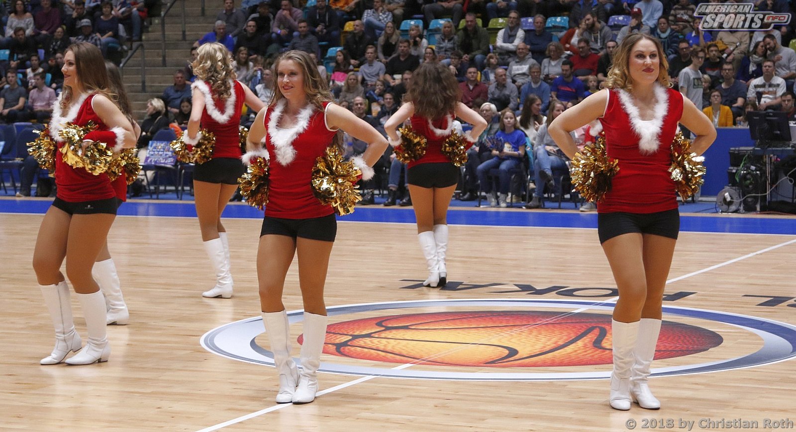 Das Frankfurt Skyliners Danceteam beim BBL Pokal Heimspiel gegen die Basketball Löwen Braunschweig am 22.12.2018