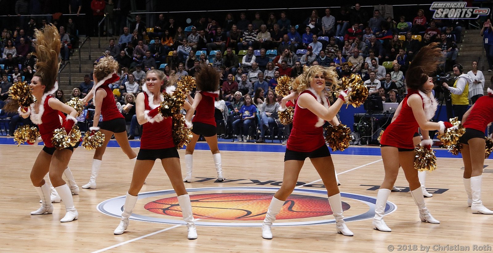 Das Frankfurt Skyliners Danceteam beim BBL Pokal Heimspiel gegen die Basketball Löwen Braunschweig am 22.12.2018