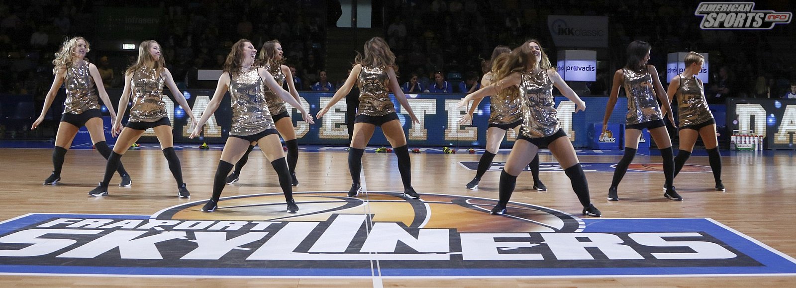 Das Frankfurt Skyliners Danceteam beim BBL Heimspiel gegen Alba Berlin am 03.03.2019