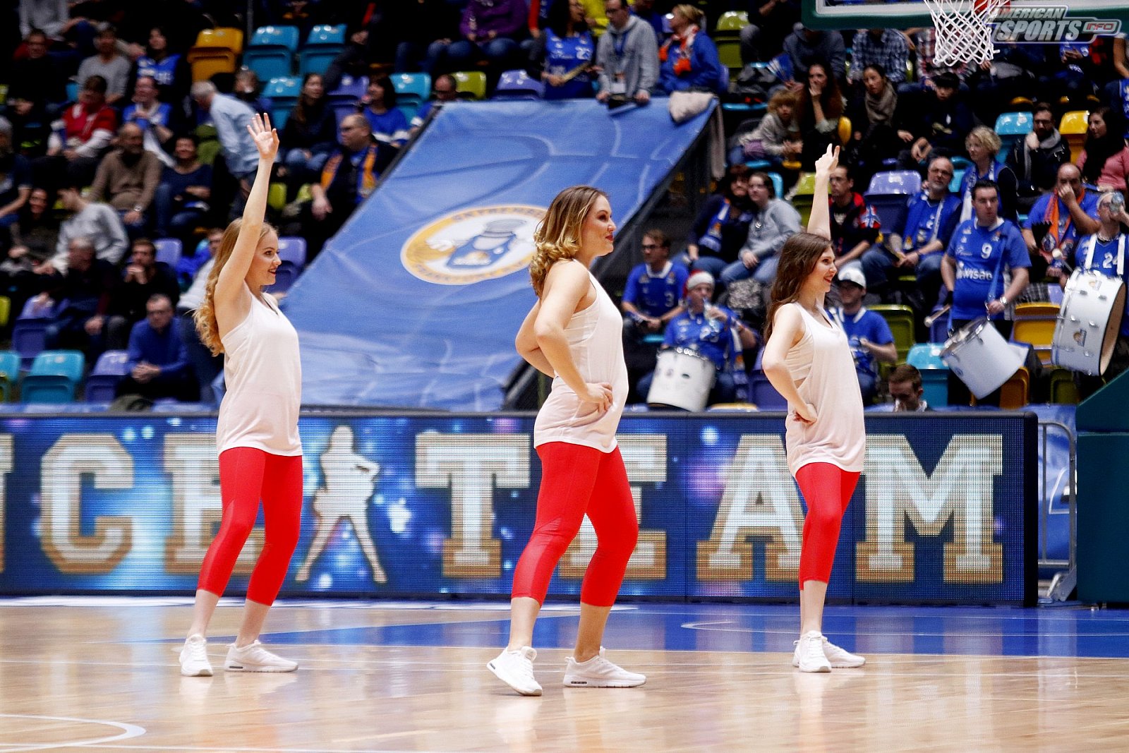 Das Frankfurt Skyliners Danceteam beim BBL Heimspiel gegen die Eisbären Bremerhaven am 26.12.2018