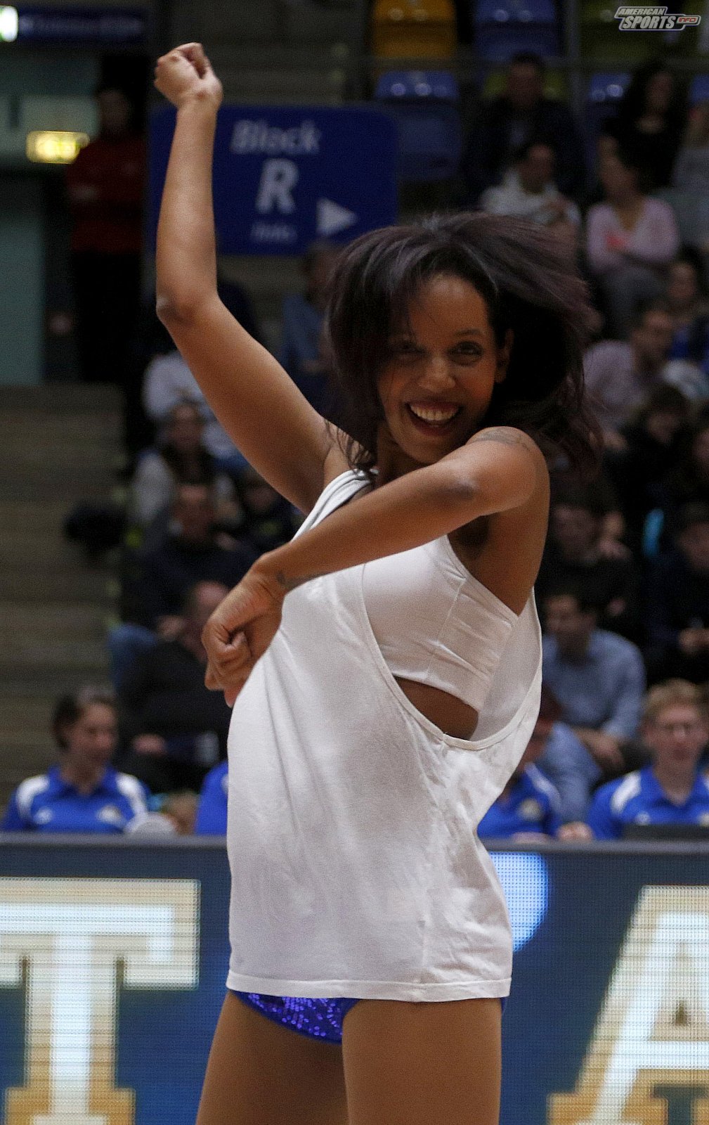 Das Frankfurt Skyliners Danceteam beim BBL Heimspiel gegen Alba Berlin am 03.03.2019