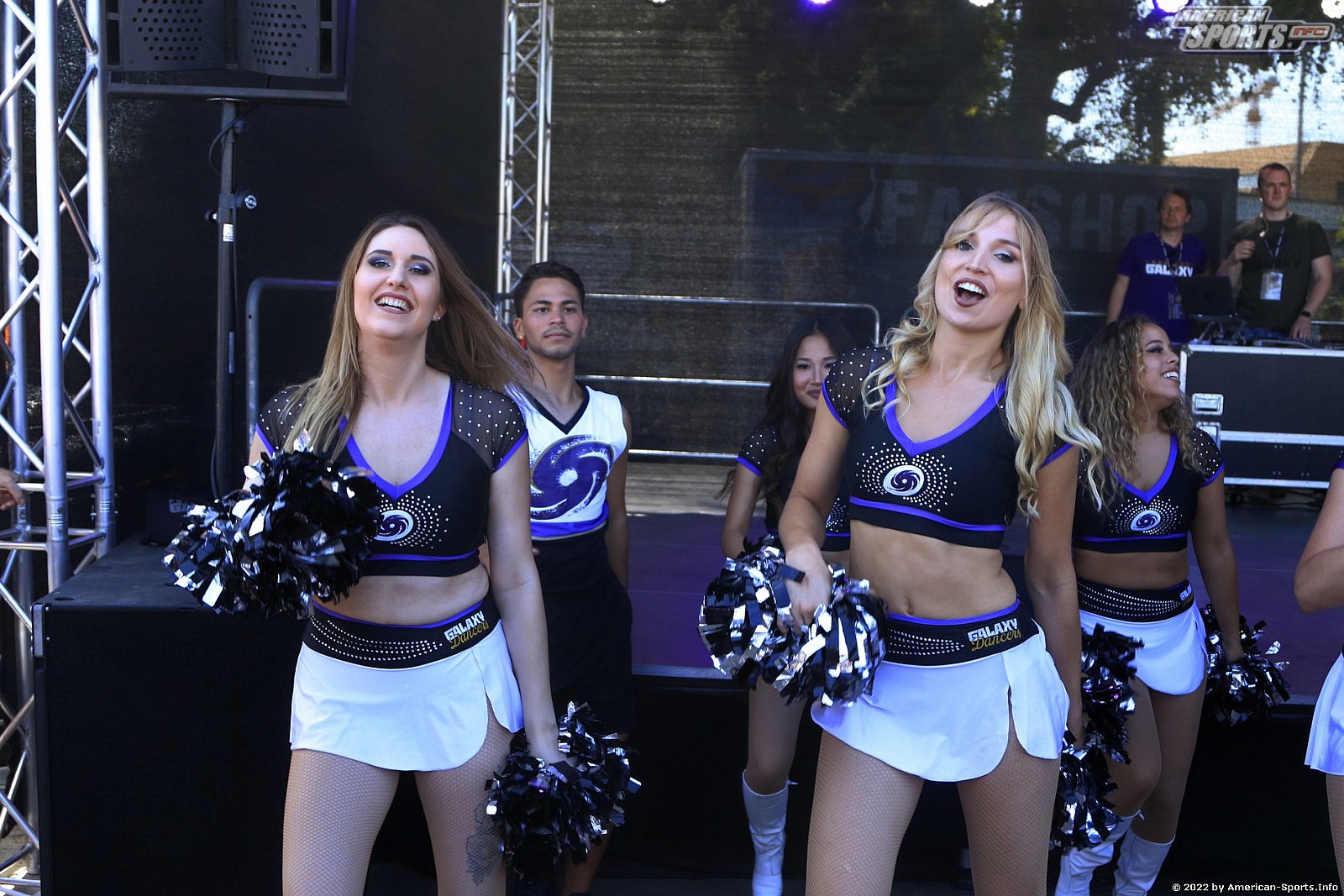 ELF: Die Frankfurt Galaxy Dancers und Loona beim Heimspiel gegen die Raiders Tirol am 28.08.2022