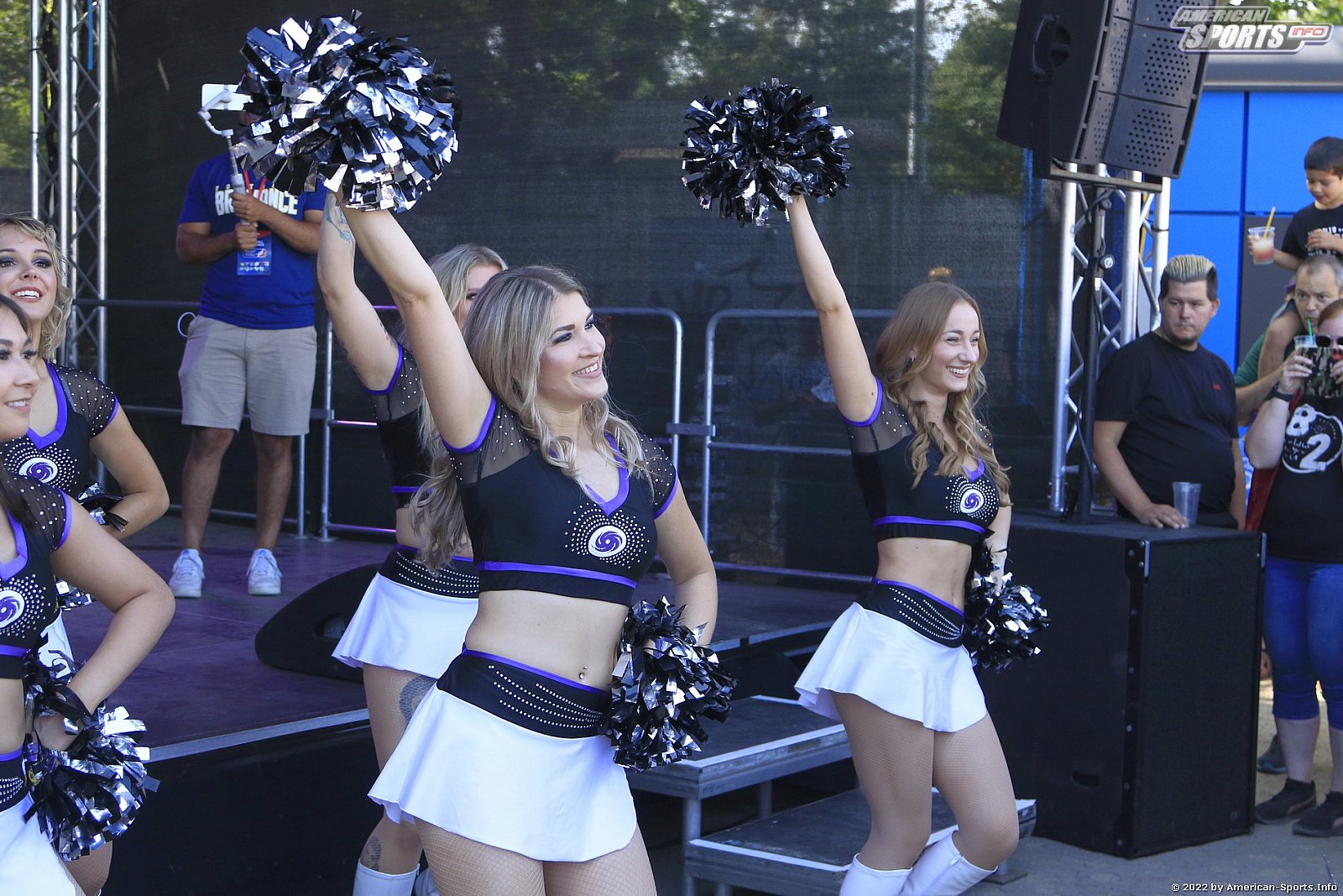 ELF: Die Frankfurt Galaxy Dancers und Loona beim Heimspiel gegen die Raiders Tirol am 28.08.2022