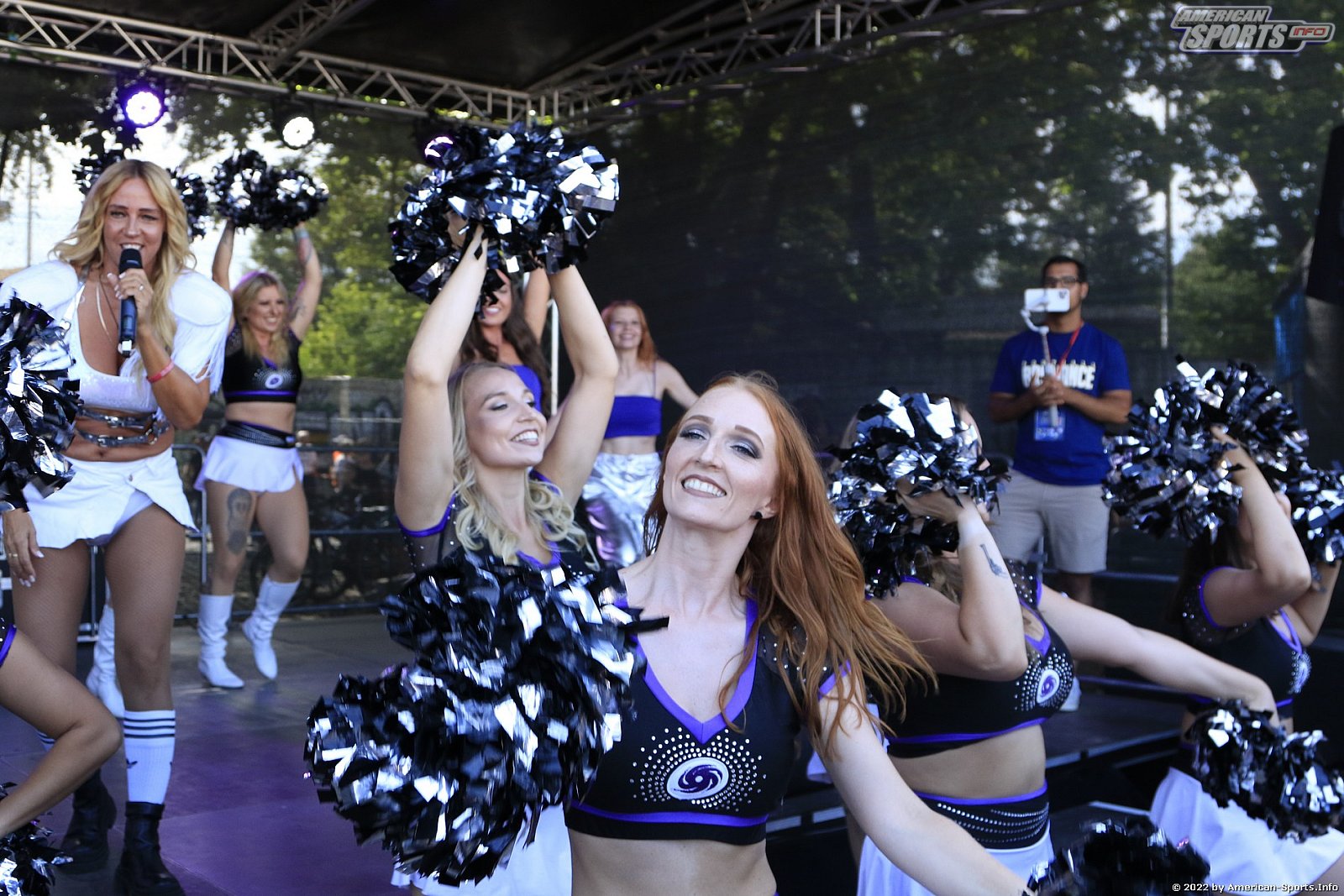 ELF: Die Frankfurt Galaxy Dancers und Loona beim Heimspiel gegen die Raiders Tirol am 28.08.2022
