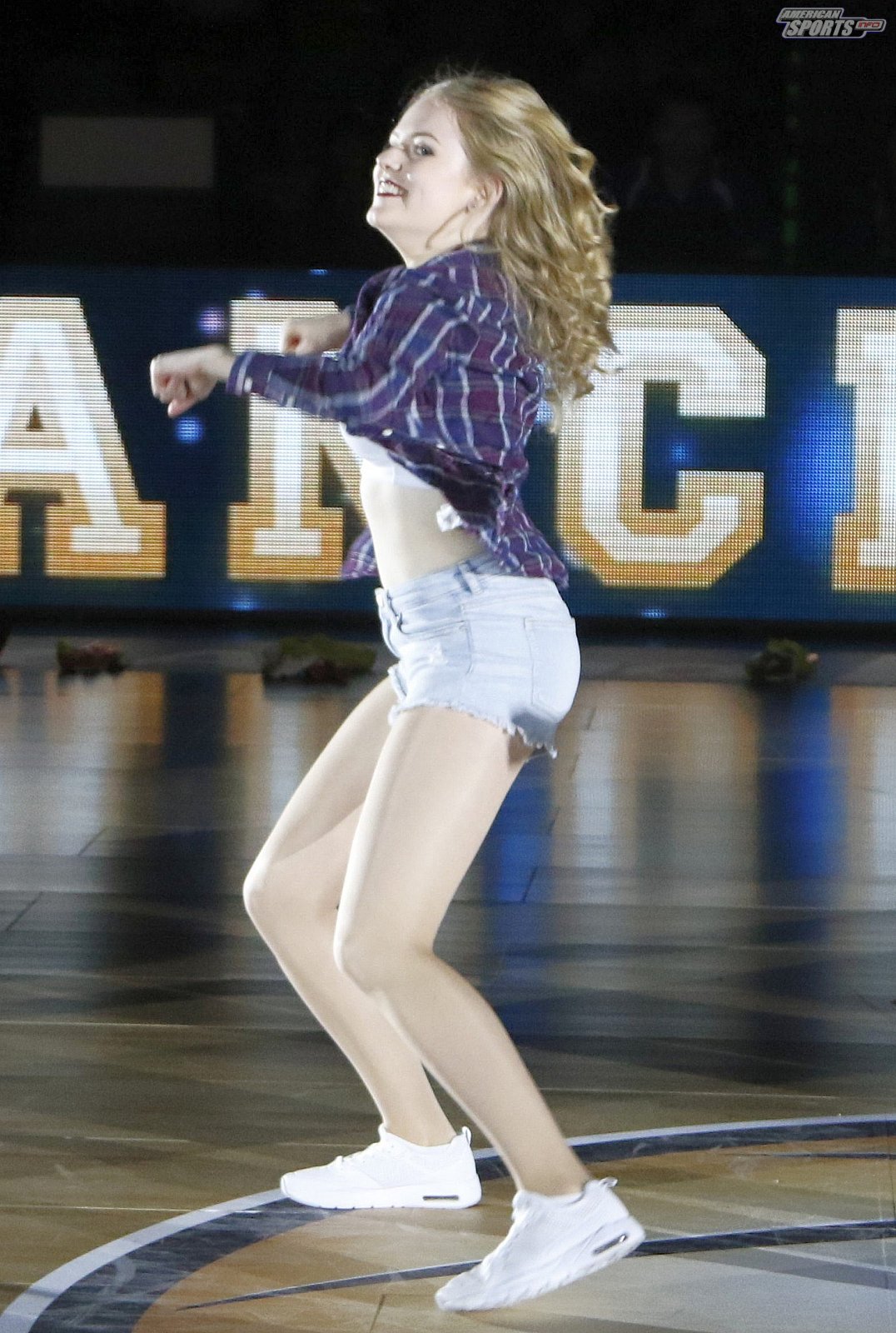 Das Frankfurt Skyliners Danceteam beim BBL Heimspiel gegen s.Oliver Würzburg am 17.03.2019