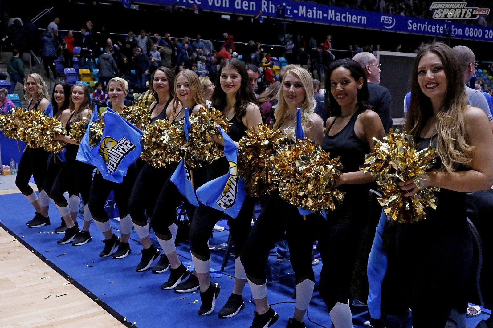 Das Frankfurt Skyliners Danceteam beim BBL Heimspiel gegen s.Oliver Würzburg am 17.03.2019