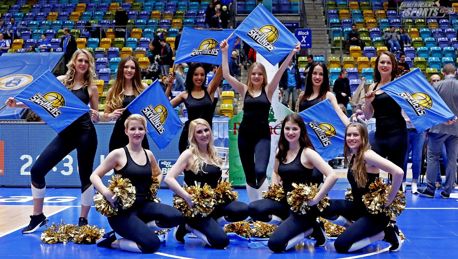 Das Frankfurt Skyliners Danceteam beim BBL Heimspiel gegen s.Oliver Würzburg am 17.03.2019