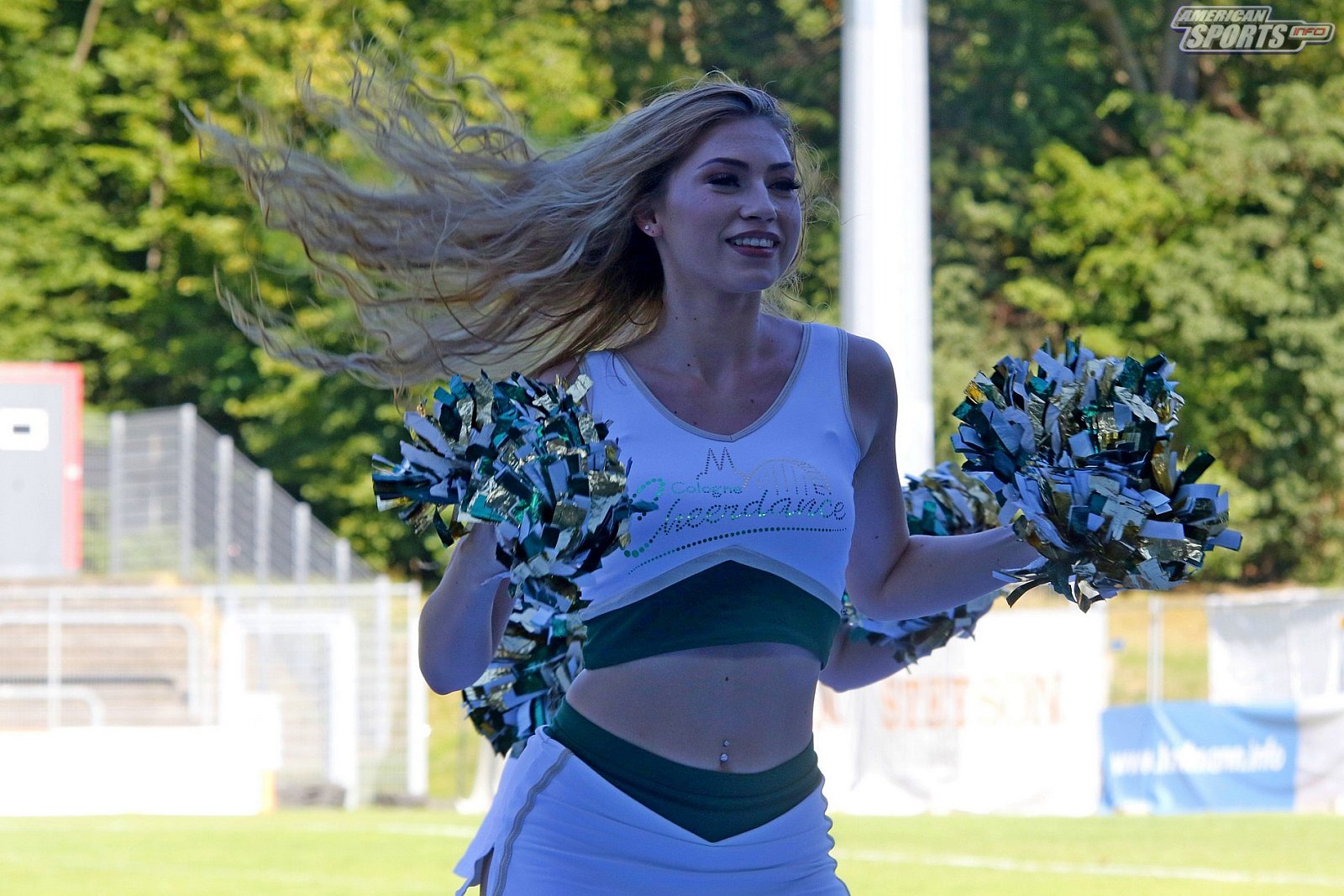 Die Cologne Cheerdance Cheerleader beim Heimspiel gegen die Berlin Rebels am 29.06.2019
