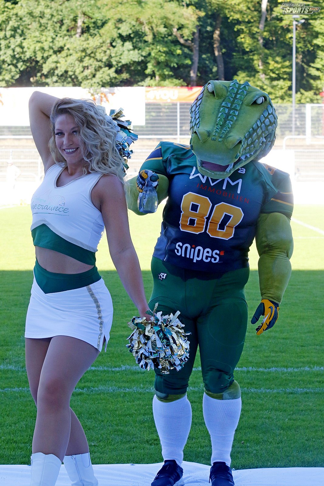 Die Cologne Cheerdance Cheerleader beim Heimspiel gegen die Berlin Rebels am 29.06.2019